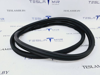 Уплотнитель резиновый бокса капота (корыта) Tesla Model 3 1 поколение 2020, 1090492-00