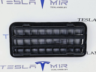 Вентиляционный клапан заднего багажника (жабры) Tesla Model Y 1 поколение 2021, 1098751-00