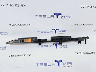Кронштейн порога передний левый Tesla Model Y 1 поколение 2021, 1521682-00