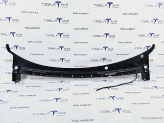 Дождевик (жабо) - панель щёток стеклоочистителя пластиковая Tesla Model S 1 поколение [2-й рестайлинг] 2022, 1564268-00