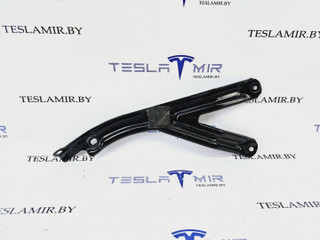 распорка стоек Tesla Model S 1 поколение [2-й рестайлинг] 2022, 1617460-00