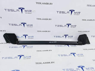 Уплотнитель стекла Tesla Model Y 1 поколение 2021, 1500064-00