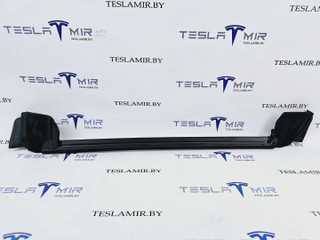Уплотнитель стекла Tesla Model Y 1 поколение 2021, 1500065-00
