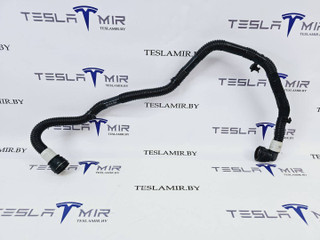 Шланг системы охлаждения заднего мотора Tesla Model Y 1 поколение 2021, 1077585-00