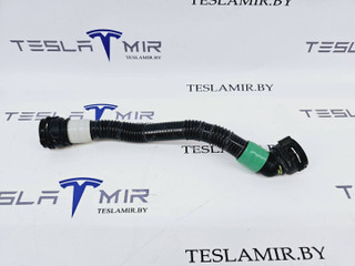 Патрубок системы охлаждения пластиковый Tesla Model S 1 поколение [2-й рестайлинг] 2022, 1585712-00