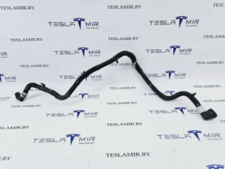 Патрубок системы охлаждения пластиковый Tesla Model S 1 поколение [2-й рестайлинг] 2022, 1589705-00