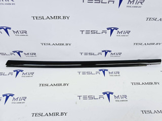 молдинг двери передней левой Tesla Model S 1 поколение [2-й рестайлинг] 2022, 1873551-22