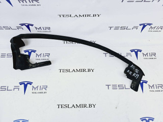 уплотнитель двери Tesla Model S 1 поколение [2-й рестайлинг] 2022, 1005423-00