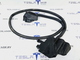 уплотнитель двери Tesla Model S 1 поколение [2-й рестайлинг] 2022, 1615098-00