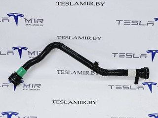 Патрубок системы охлаждения пластиковый Tesla Model S 1 поколение [2-й рестайлинг] 2022, 1585713-00