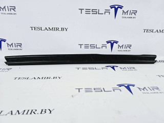 Уплотнитель стекла Tesla Model S 1 поколение [2-й рестайлинг] 2022, 1613732-00
