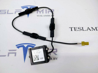 Блок спутниковой антенны Tesla Model S 1 поколение [2-й рестайлинг] 2022, 1050256-00