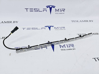 подсветка ручки двери передняя Tesla Model S 1 поколение [рестайлинг] 2019, 1002977-00