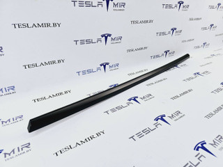 молдинг двери задней левой Tesla Model 3 1 поколение 2023, 1080745-00, 1080745-01