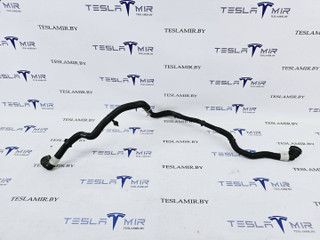 Шланг системы охлаждения заднего мотора Tesla Model 3 1 поколение 2023, 1077595-00