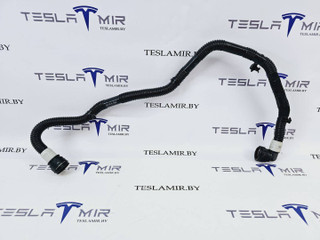 Шланг системы охлаждения заднего мотора Tesla Model 3 1 поколение 2023, 1077585-00