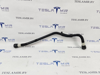 Патрубок системы охлаждения пластиковый Tesla Model 3 1 поколение 2020, 1077603-00