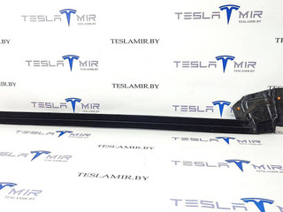 Уплотнитель стекла Tesla Model 3 1 поколение 2023, 1090496-00