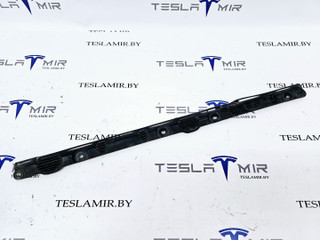 Накладка батареи высоковольтной боковая передняя Tesla Model S 1 поколение [рестайлинг] 2017, 1032384-00