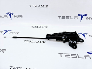 Электропривод (активатор, актуатор) замка капота левый Tesla Model 3 1 поколение 2020, 1033010-00, 1098789-00