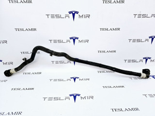 Патрубок системы охлаждения пластиковый Tesla Model 3 1 поколение 2019, 1077597-00