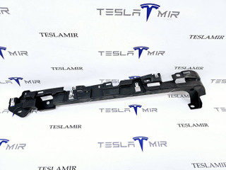 Кронштейн крепления обшивки багажника правый Tesla Model X 1 поколение 2018, 1080709-00, 1073312-00