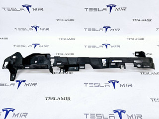 Кронштейн крепления обшивки багажника левый Tesla Model X 1 поколение 2018, 1080708-00, 1073311-00