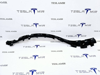 Кронштейн внутренний стойки C правый Tesla Model X 1 поколение 2018, 1079765-00