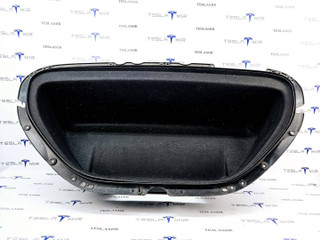 корыто пластиковое Tesla Model X 1 поколение 2018, 1048059-00, 1036223-00