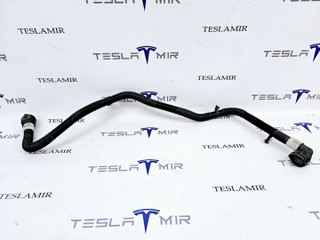 Патрубок системы охлаждения пластиковый передний Tesla Model 3 1 поколение 2022, 1501332-00