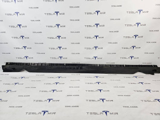 накладка на порог Tesla Model Y 1 поколение 2021, 1497745-00, 1497650-00