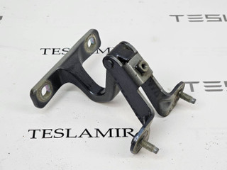 петля крышки багажника Tesla Model Y 1 поколение 2021, 1500495-00