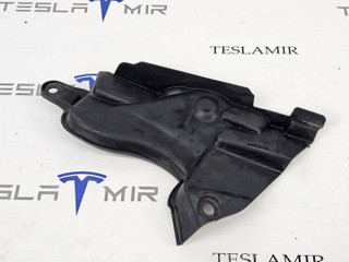 планка под капот Tesla Model 3 1 поколение 2022, 1081695-00