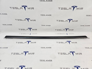 молдинг двери задней левой Tesla Model Y 1 поколение 2021, 1495720-00