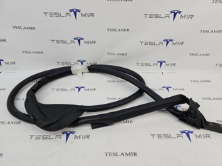 уплотнитель двери Tesla Model S 1 поколение [рестайлинг] 2018, 6009583-00