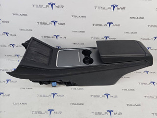 консоль салона Tesla Model Y 1 поколение 2022, 1766003-00, 1766001-00, 1766001-70