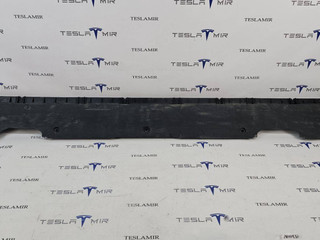 накладка на порог Tesla Model Y 1 поколение 2022, 1497745-00, 1625379-00, 1625353-00