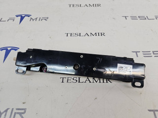 Антенна WI-FI Tesla Model Y 1 поколение 2022, 1585601-00, 1585601-99