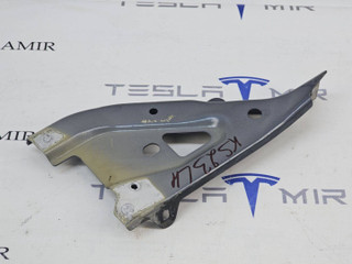 крепление ( кронштейн ) крыла Tesla Model Y 1 поколение 2022, 1614739-00