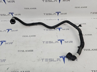 Шланг системы охлаждения заднего мотора Tesla Model Y 1 поколение 2022, 1077585-00