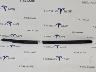 молдинг двери задней правой Tesla Model S 1 поколение [2-й рестайлинг] 2022, 1873554-22