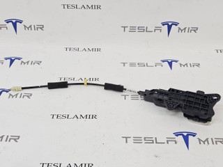 Электропривод (активатор, актуатор) замка капота Tesla Model S 1 поколение [2-й рестайлинг] 2022, 1586554-00