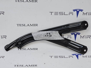 распорка стоек Tesla Model S 1 поколение [2-й рестайлинг] 2022, 1617460-00