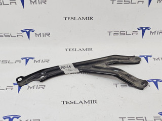 распорка стоек Tesla Model S 1 поколение [2-й рестайлинг] 2022, 1617459-00