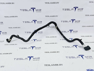 Патрубок системы охлаждения пластиковый Tesla Model S 1 поколение [2-й рестайлинг] 2022, 1589705-00
