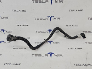 Патрубок системы охлаждения пластиковый Tesla Model S 1 поколение [2-й рестайлинг] 2022, 1589683-00