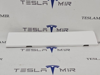 Накладка бардачка нижняя Tesla Model X 1 поколение 2018, 1002302-00, 1002301-17