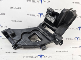 крепление фары левой Tesla Model X 1 поколение 2018, 1043357-00