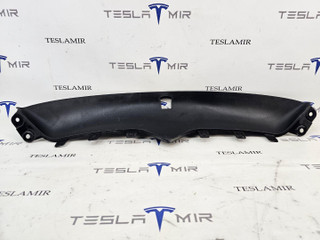 Накладка V-образная декоративная переднего гриля (птичка) Tesla Model X 1 поколение 2018, 1047021-00