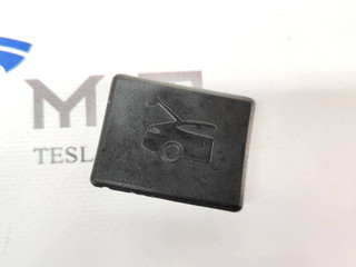 Заглушка карты облицовки крышки багажника Tesla Model X 1 поколение 2018, 1011955-00